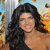 Extra Scoop: Teresa Giudice Pens Apologies to 'Housewives'... for Cash