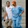 Extra Scoop: Randy Travis Leaves Jail in Paper Suit