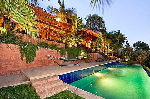 Go Inside Kristen Stewart's New L.A. Home | ExtraTV.com