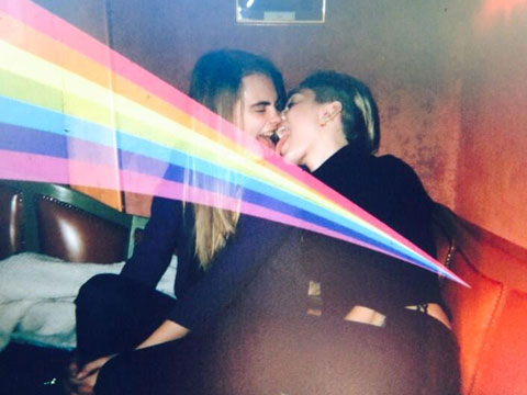 miley-kiss