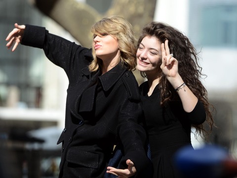 TAYLOR SWIFT LORDE 030914 SL2010 01