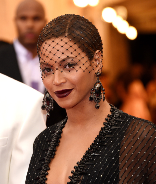 Beyoncé Teases 'Fifty Shades of Grey' Trailer!