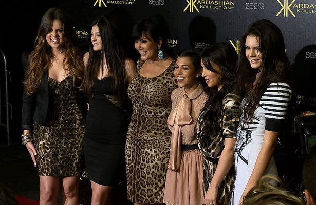 It's a Hamptons Kardashian Takeover! 'Extra' Hangs at DASH