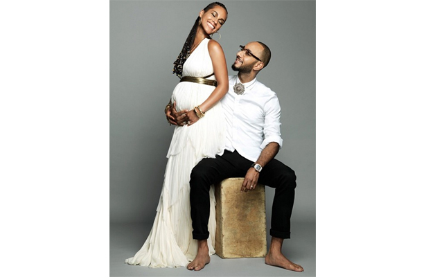 Alicia Keys Announces Pregnancy with Baby Bump Pic