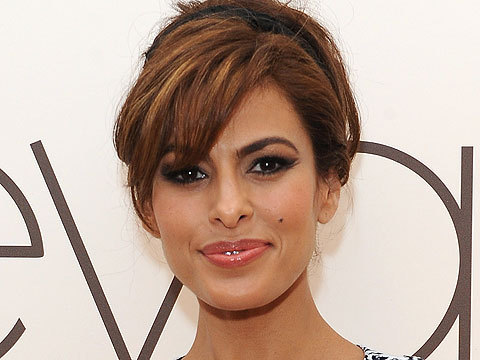Extra Scoop: Eva Mendes Shows Off Trim Body in First Pics Since Giving Birth!