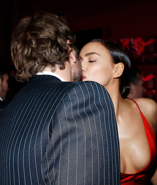 bradley-cooper-irina-shayk-kiss