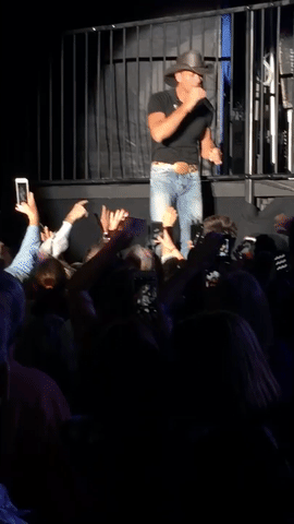tim_mcgraw_fall_giphy