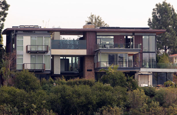 FameFlynet Pictures justin-home.jpg