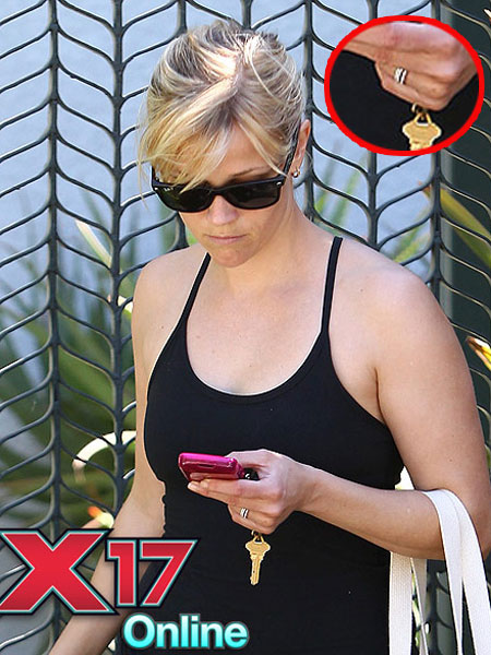 X17 Reese-Witherspoons-Rings.jpg