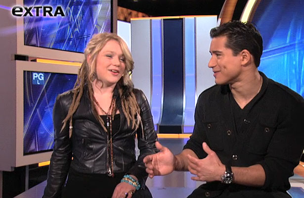 Extra crystal bowersox and mario lopez