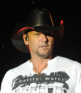 Getty Images tim mcgraw boots abusive fan
