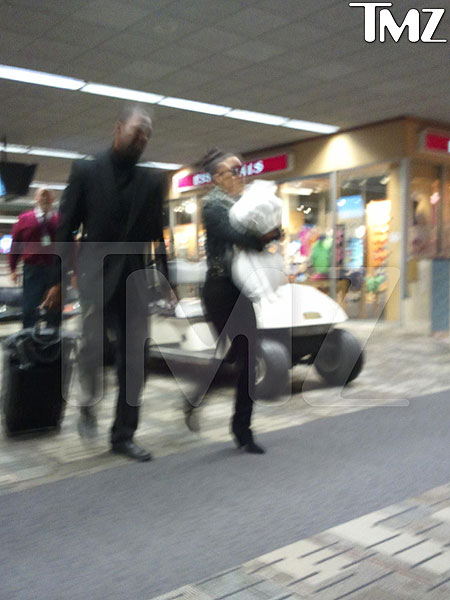 TMZ kim-kardashian-airport.jpg