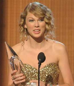 Getty Images Taylor Swift wins CMA Entertainer of the Year