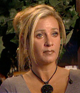Extra Stripper Apologizes to Fergie