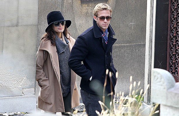 Splash News gosling-mendes.jpg
