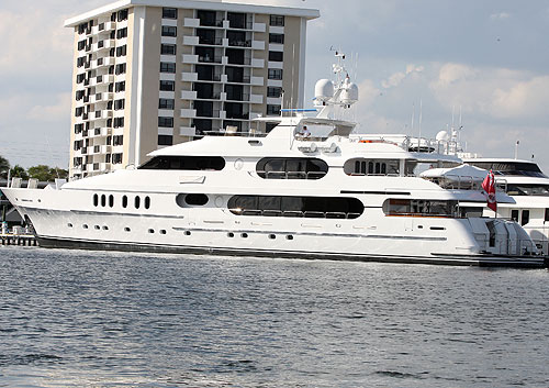 Splash News 1210-boat.jpg