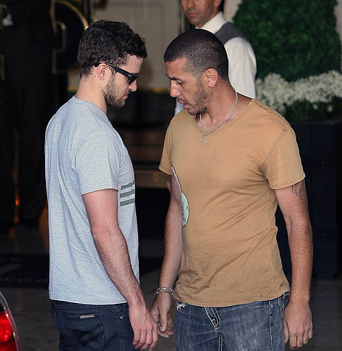 INF Photo justin timberlake has staredown with paparazzo