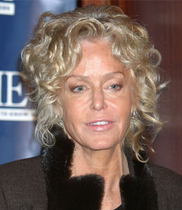 INF Photo Farrah Fawcett's documentary followed her battle with cancer and the difficulty in finding alternative cancer treatments stateside. 'Extra' is showcasing renegade doctors in the U.S. who are offering alternative treatment.