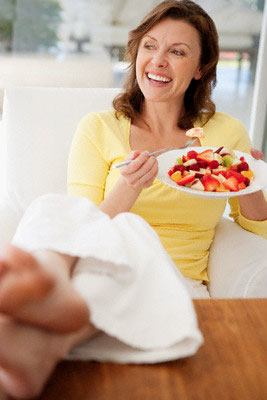 woman-eating-fruit.jpg