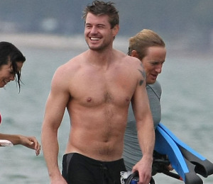 Hollywood's Hottest Beach Bods! | ExtraTV.com