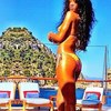 Extra Scoop: Rihanna Bikini Party in Capri