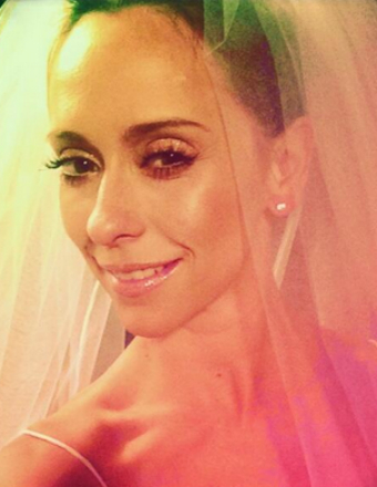 Jennifer Love Hewitt Did What On Her Wedding Day Extratv