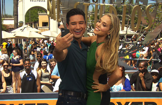 Why Elizabeth Berkley & Mario Lopez Have No Interest in 'Saved by the Bell' TV Movie