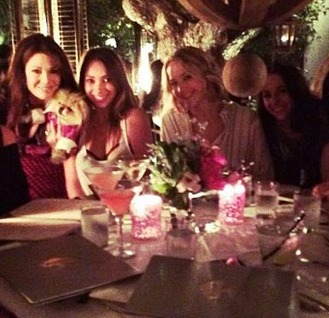 Jennifer Lawrence Has a ‘Real Housewives’ Dining Experience! | ExtraTV.com