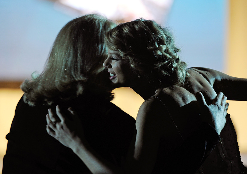 taylor-swift-mom