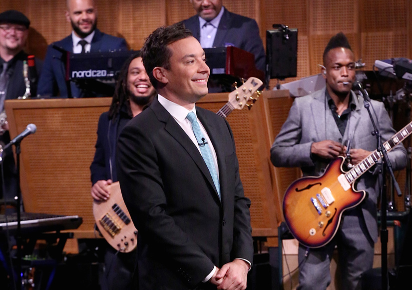 See Jimmy Fallon's Injured Hand (It Looks Rough!)