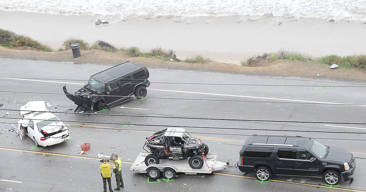 Caitlyn Jenner’s Car Accident Caught on Surveillance Video | ExtraTV.com