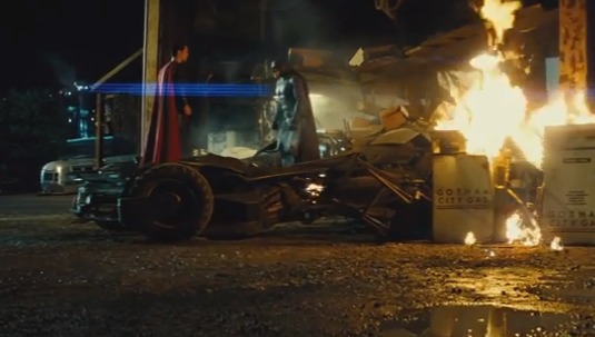 'Batman v Superman: Dawn of Justice' Trailer Premieres: WATCH
