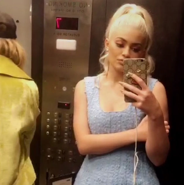Kendall Kylie Jenner Stuck In Elevator Watch The Video Extratvcom