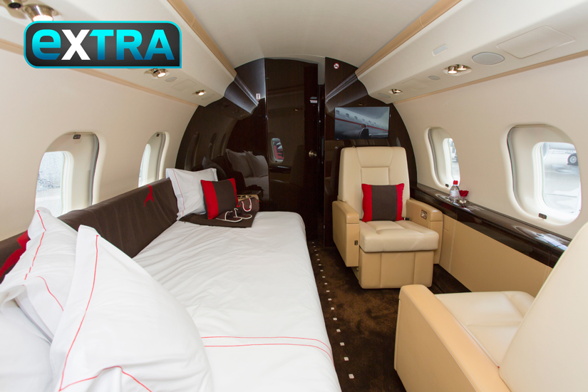 brad-angelina-plane-2