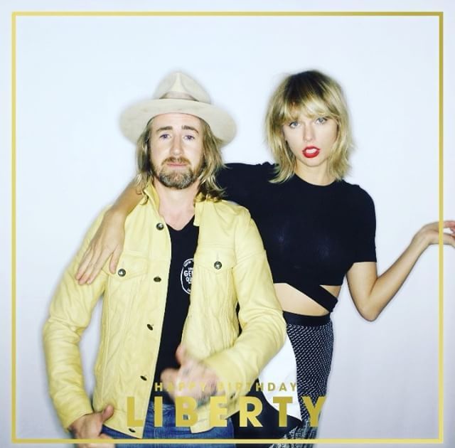 Taylor Swift Debuts New Haircut at Liberty Ross' Birthday Bash