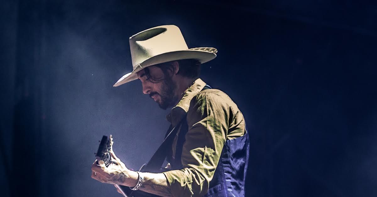 Grammy and OscarWinning Musician Ryan Bingham Performs 'Bread and