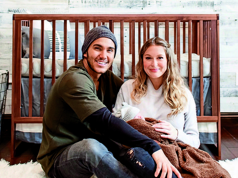 Alexa & Carlos PenaVega Show Off $15,000 Baby Nursery