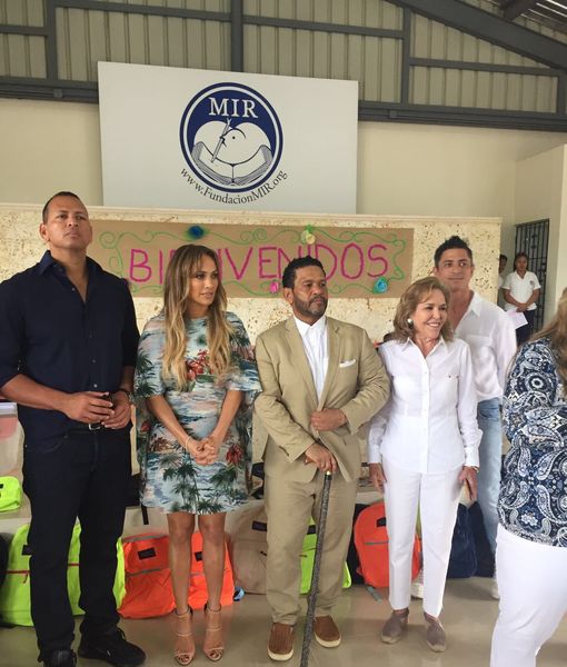 jennifer-lopez-alex-rodriguez-splash