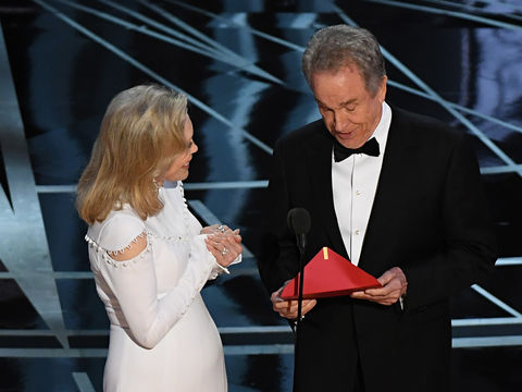 Faye Dunaway Says She Felt 'Very Guilty' After Oscars Best Picture Mix-Up