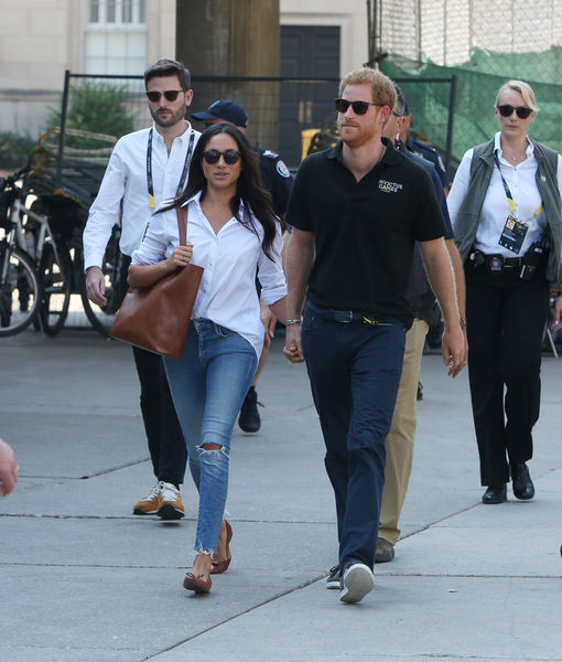 rumor bust prince harry is not engaged to meghan markle extratv com