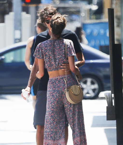 alessandra-ambrosio-nicolo-oddi-backgrid