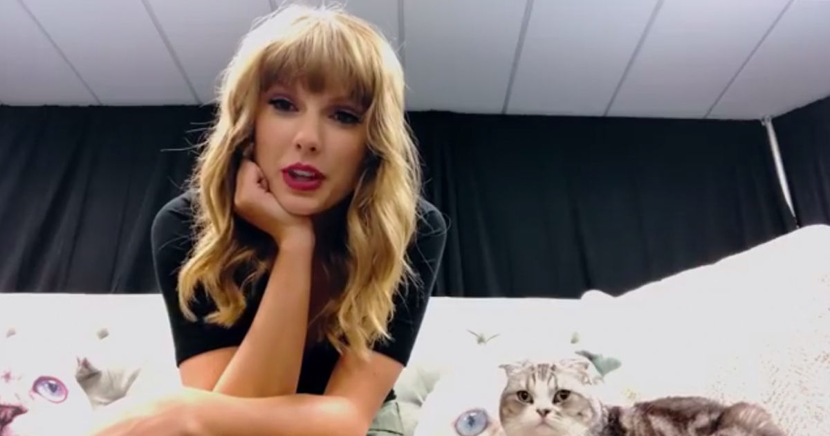 Taylor Swift To Open American Music Awards… And Her Cat Is Taylor Swift To Open American Music Awards… And Her Cat Is