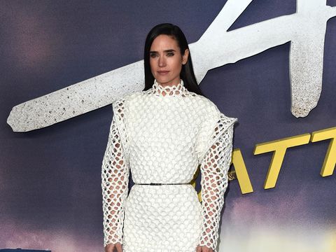Jennifer Connelly Talks Working with Tom Cruise on 'Top Gun: Maverick' and Her New Show 'Snowpiercer'