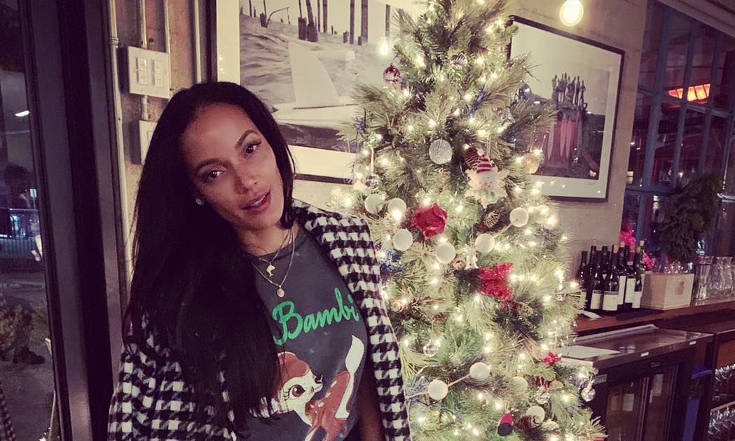 Surprise Model Selita Ebanks Engaged Who S The Lucky Guy
