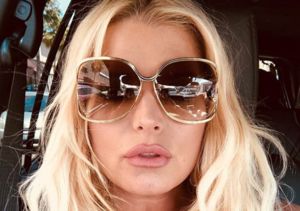 Jessica Simpson Shares &lsquo;Joy of Postpartum&rsquo; as She Stretches in&hellip;