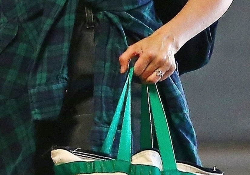 rooney-mara-ring-backgrid