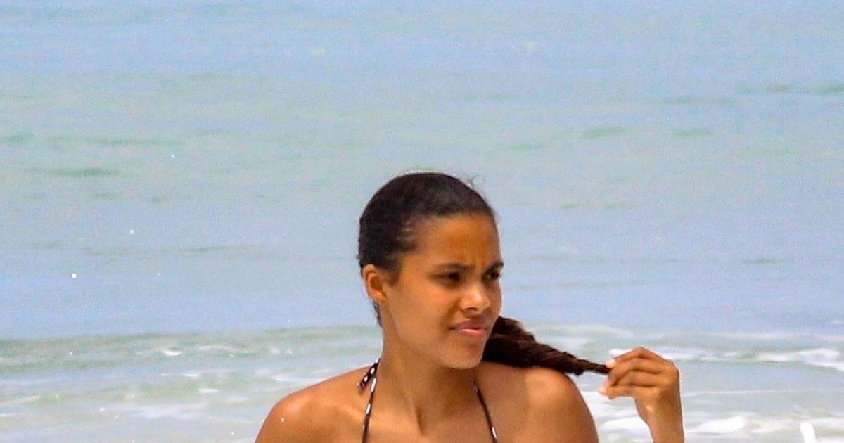 Stars In Bikinis  Extratvcom
