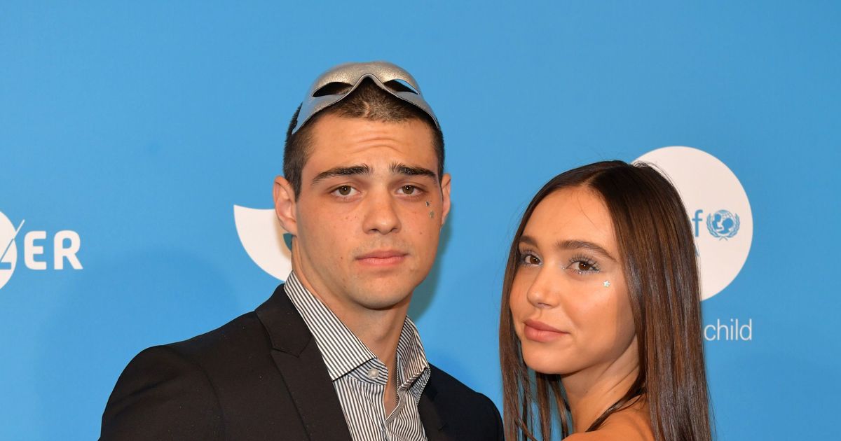 Noah Centineo & Alexis Ren Split | ExtraTV.com