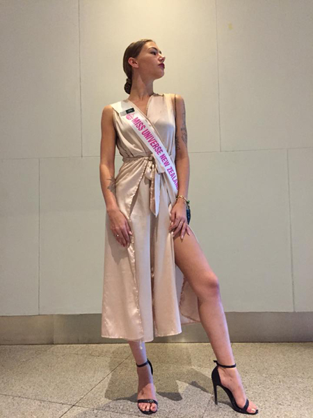 amber-lee-friis-miss-universe-fb1