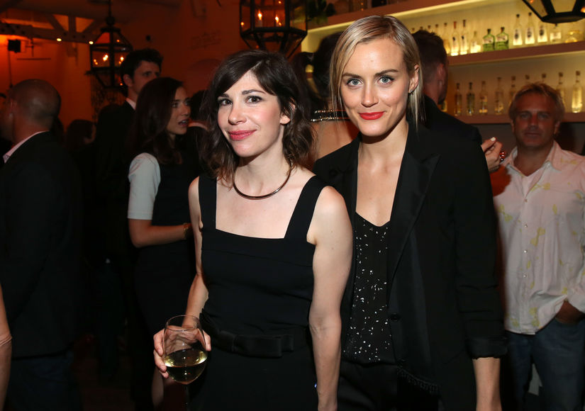 taylor-schilling-carrie-brownstein-GettyImages-454056954